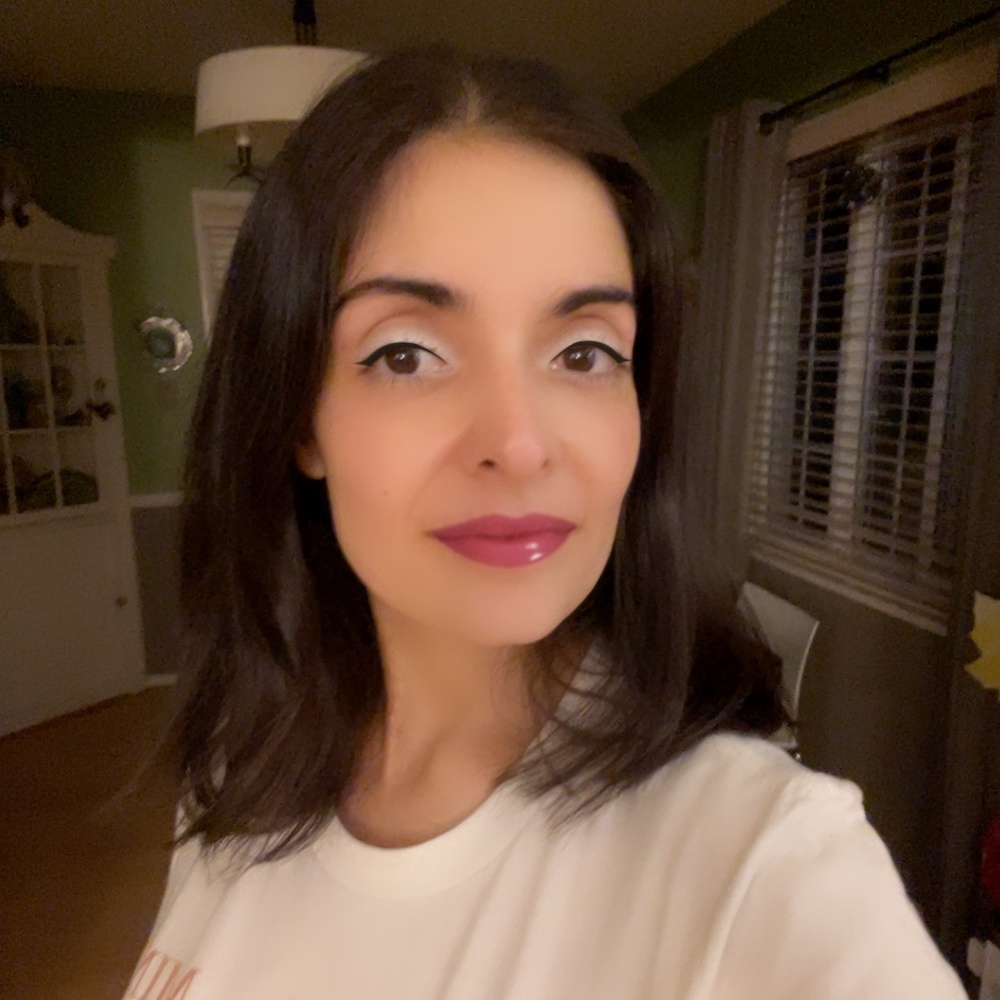 Meet your Posher, Esin